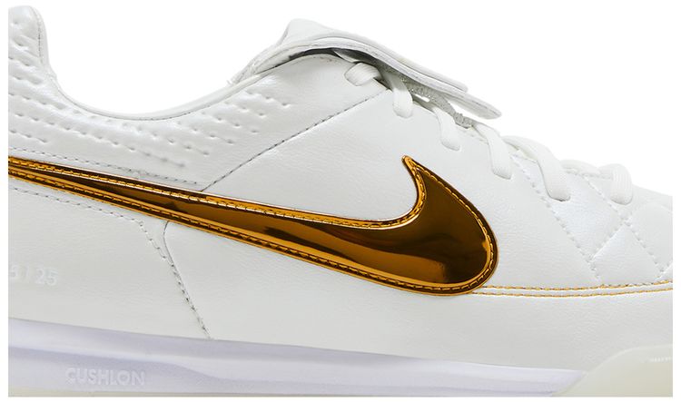 Ronaldinho x Nike Tiempo Legend Touch of Gold