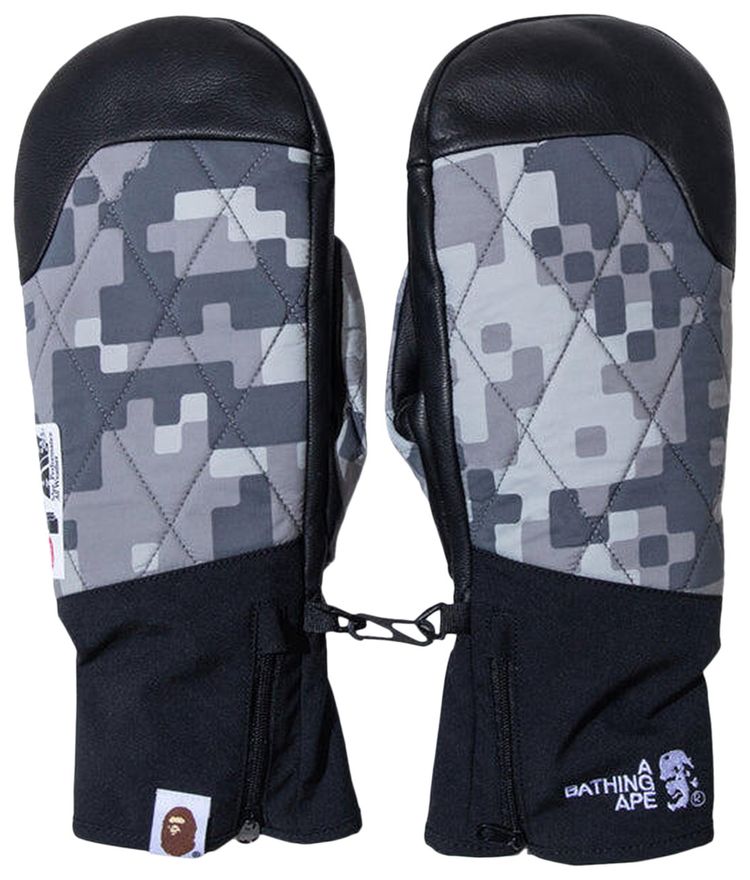 BAPE x Kazuki Kuraishi Pixelate Camo Polar Fleece Gloves Charcoal