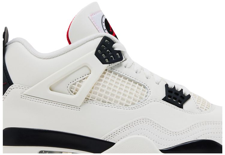 Air Jordan 4 Retro Flight Club