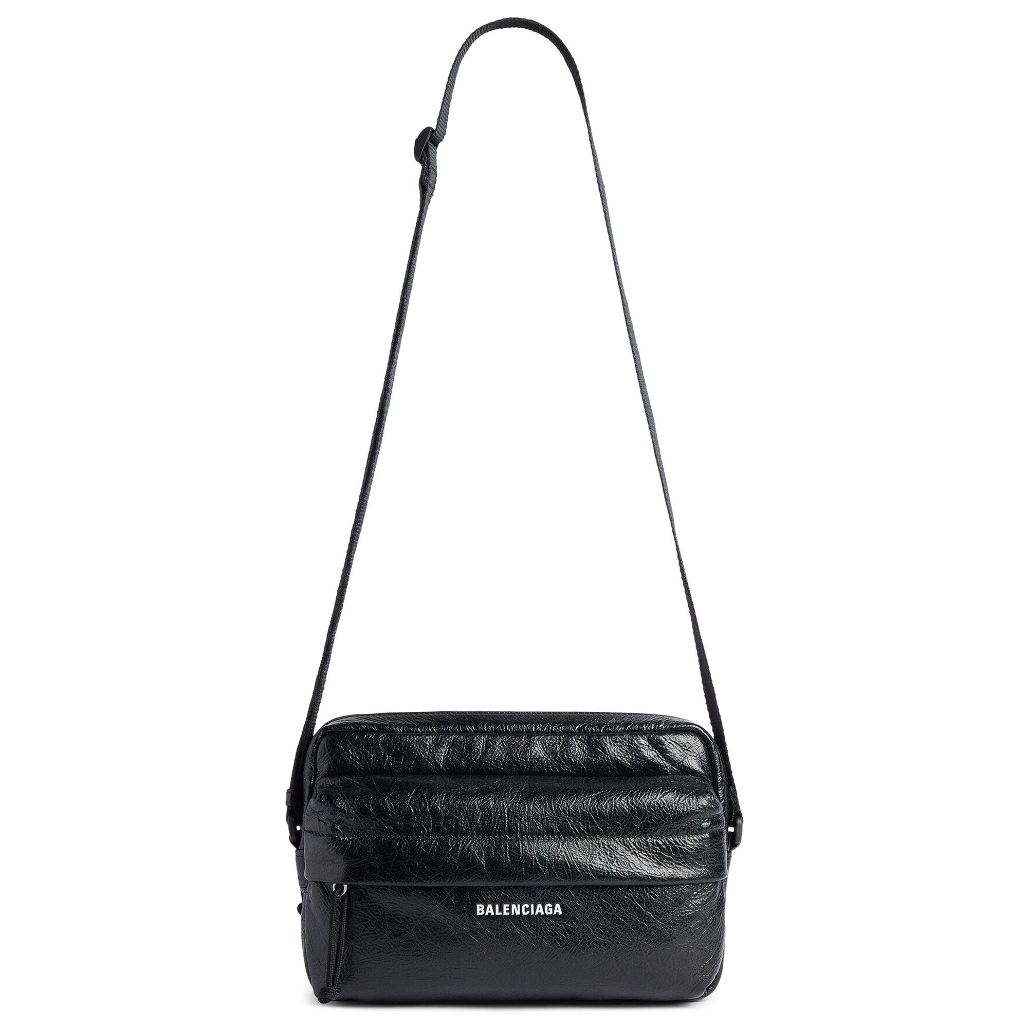 BALENCIAGA ボディバッグ ブラック ロゴプリント ブランド古着】グラフィックプリントレザーウエストバッグ（ボディ