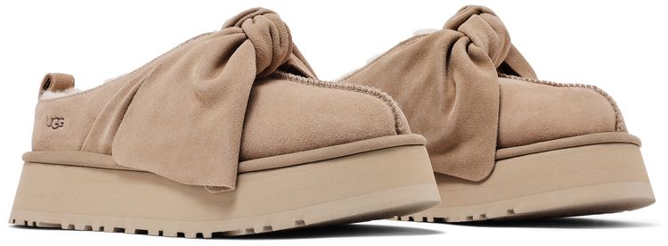 UGG Wmns Platform Slip On Bow Slipper Sand