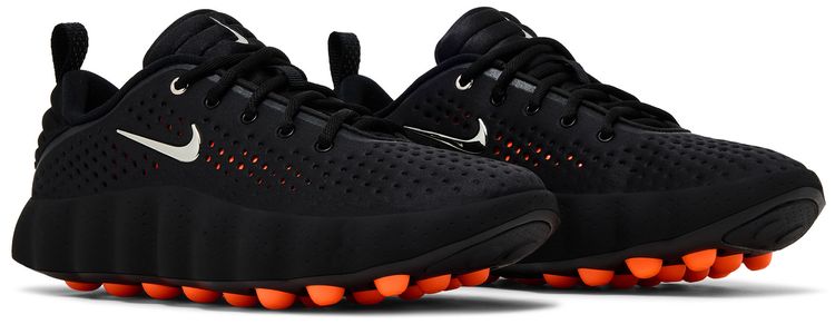 Nike Wmns Mind 002 Black Hyper Crimson