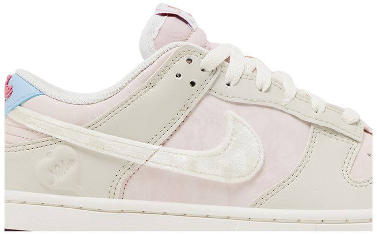 Nike Wmns Dunk Low Valentines Day 2026