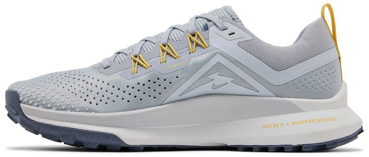 Nike React Pegasus Trail 4 Wolf Grey Saturn Gold