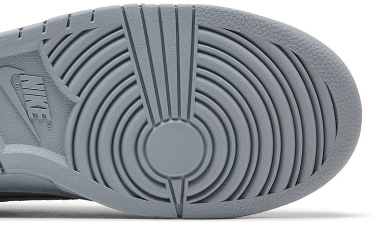 Nike Dunk Low SE Wolf Grey