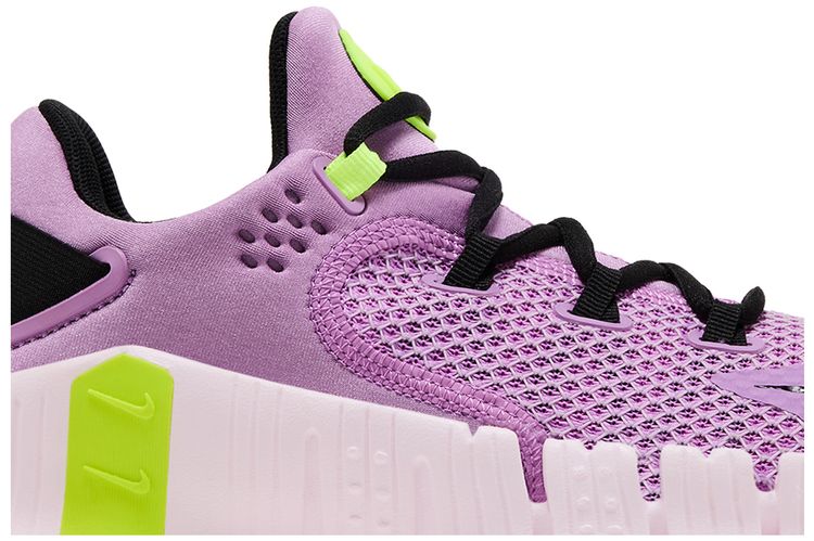 Nike Wmns Free Metcon 4 Rush Fuchsia Volt