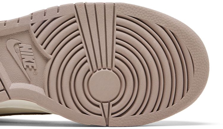 Nike Wmns Dunk Low Malt Mini Swoosh