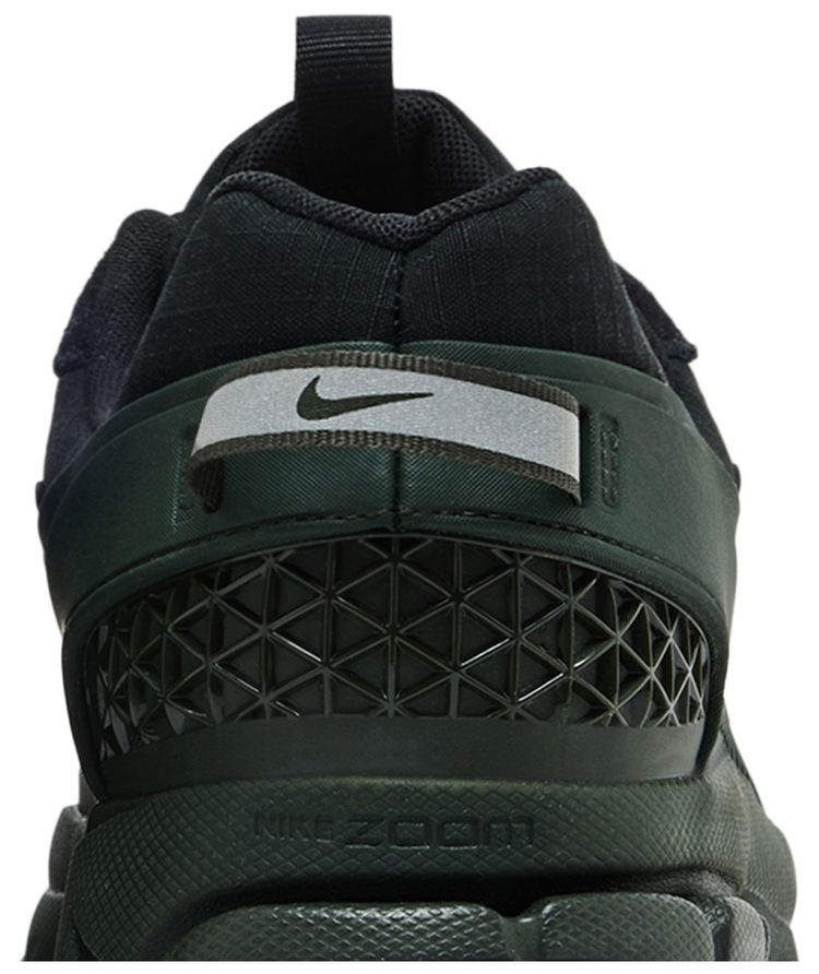 Nike Zoom Vomero Roam Winterized SequoiaLight Lemon TwistBlack