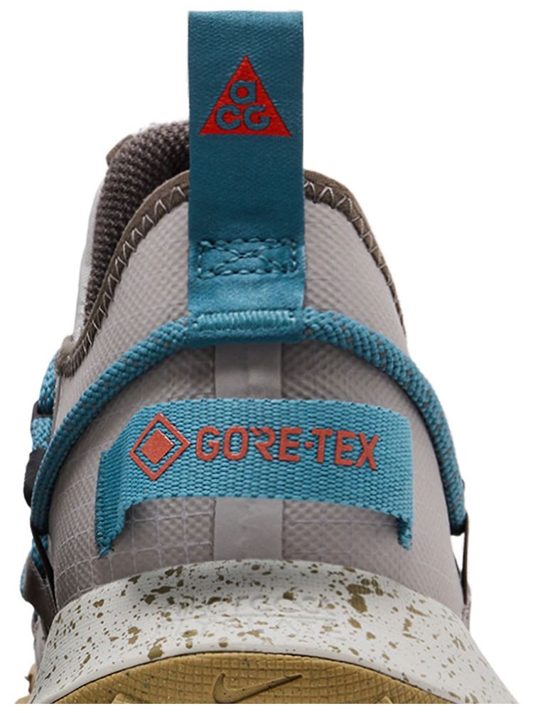 Nike ACG Mountain Fly Low GORE TEX College Grey Picante Red