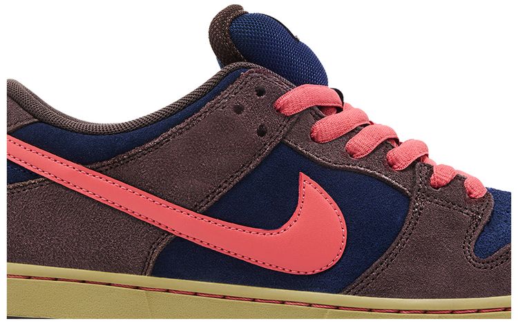 Nike Dunk Low SB Baroque Brown Adobe