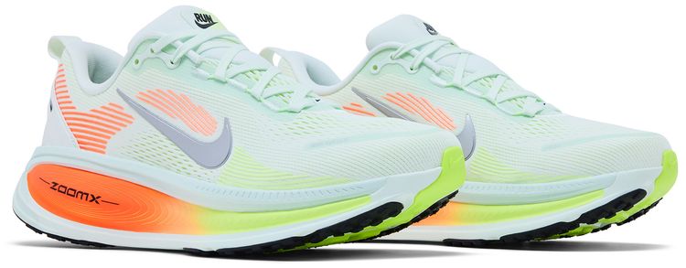 Nike Vomero 18 Barely Green Hyper Crimson