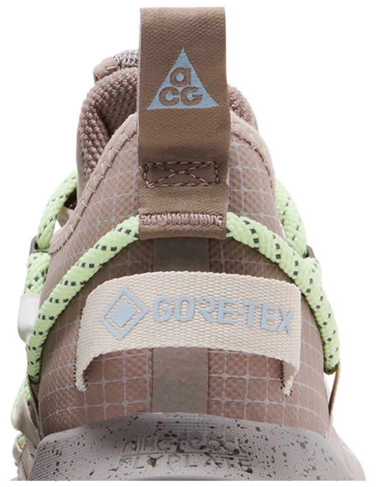 Nike ACG Mountain Fly Low GORE TEX Khaki Barely Volt