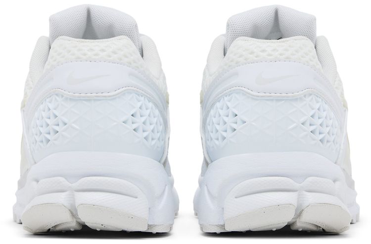 Nike Wmns Air Zoom Vomero 5 Triple White