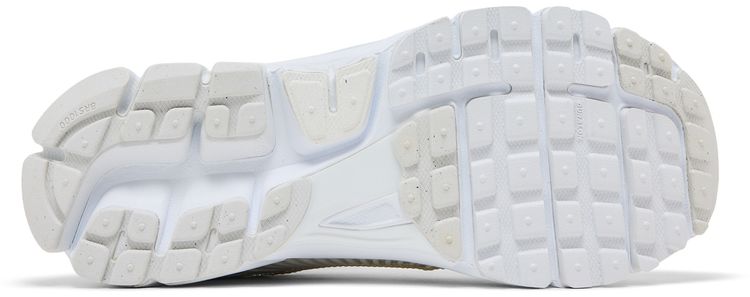 Nike Wmns Air Zoom Vomero 5 Triple White