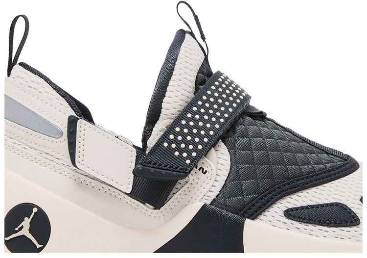 Air Jordan Wmns Jordan Trunner LX Light Orewood Brown