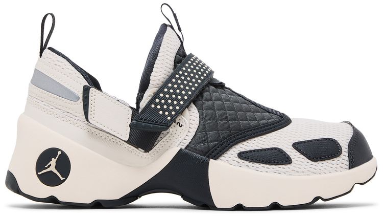 Air Jordan Wmns Jordan Trunner LX Light Orewood Brown