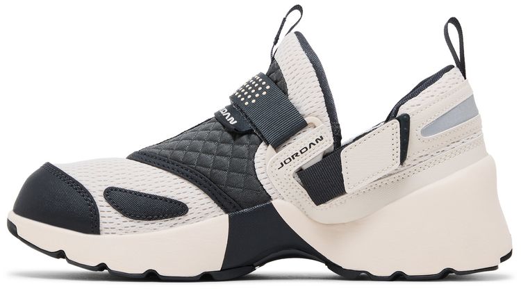 Air Jordan Wmns Jordan Trunner LX Light Orewood Brown