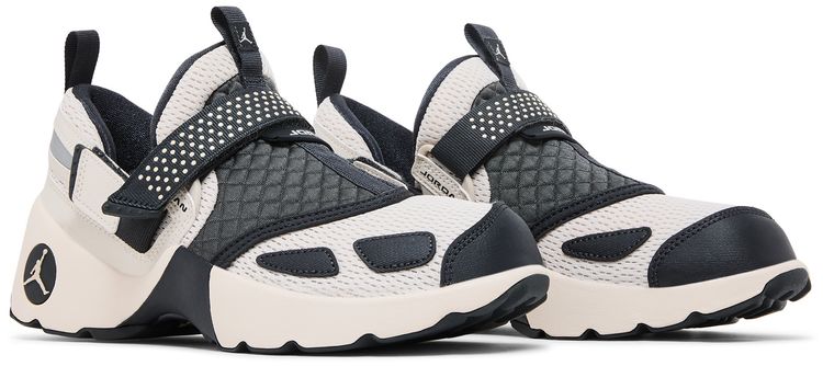 Air Jordan Wmns Jordan Trunner LX Light Orewood Brown