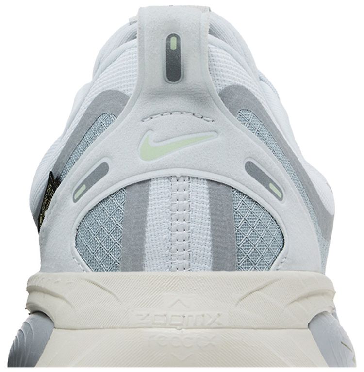 Nike Vomero 18 GORE TEX Reflective Pure Platinum Metallic Silver