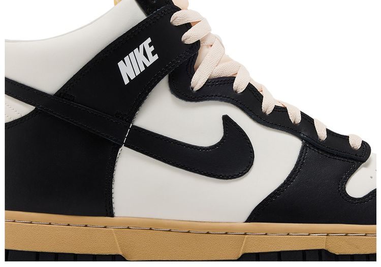 Nike Wmns Dunk High SE Vintage Panda