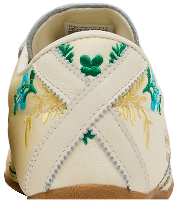 adidas Wmns Tokyo Floral Embroidery Pack   Cream White