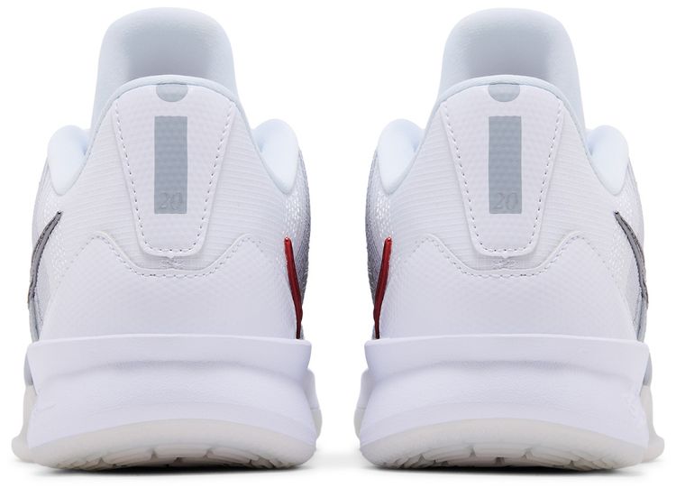 Nike Wmns Sabrina 3 Me vs Me