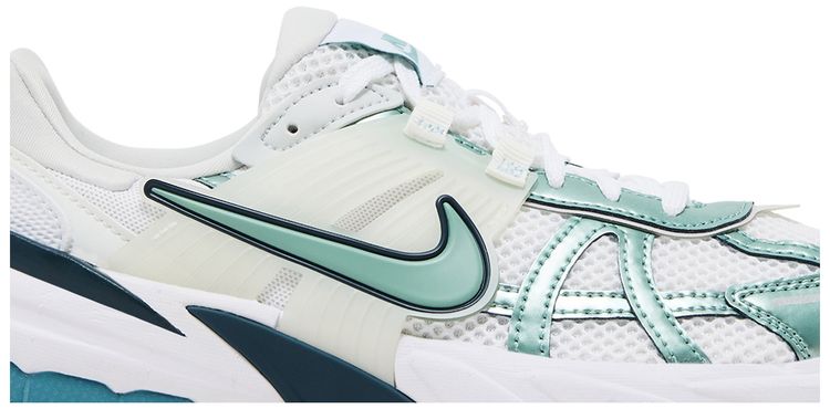 Nike Wmns V2K Run Cannon
