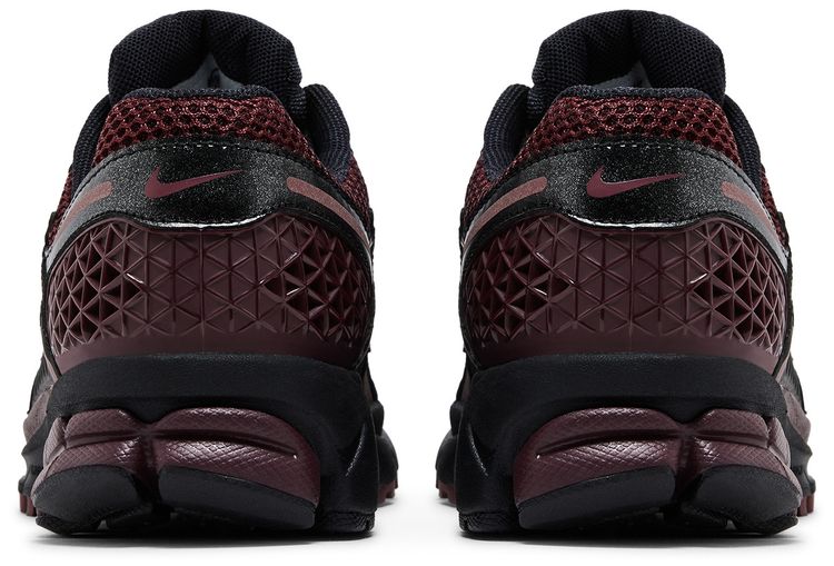 Nike Wmns Zoom Vomero 5 Black Burgundy Crush