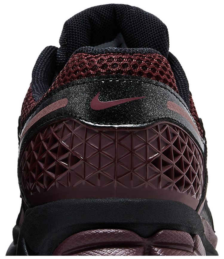 Nike Wmns Zoom Vomero 5 Black Burgundy Crush