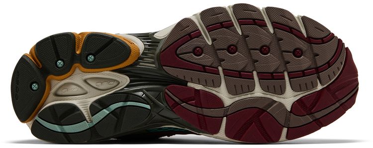 Sneaker Politics x Saucony Progrid Omni 9 Sportsmans Paradise