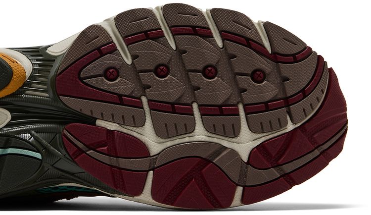 Sneaker Politics x Saucony Progrid Omni 9 Sportsmans Paradise