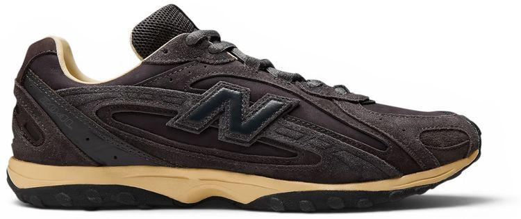 AURALEE x New Balance 204L Brown