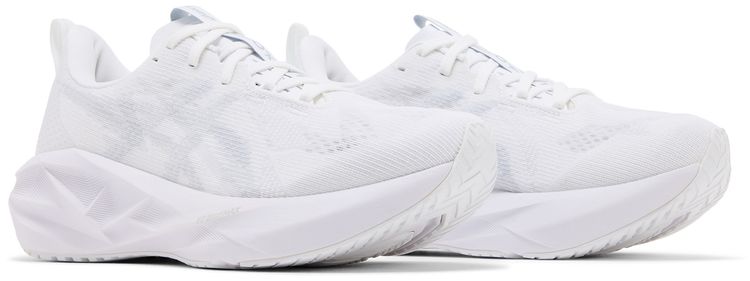 ASICS Wmns Novablast 5 White Piedmont Grey