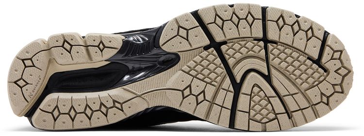 New Balance 2002R Black Silver