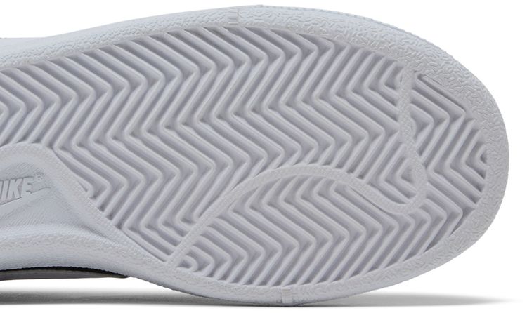 Nike Wmns Court Royale Black White
