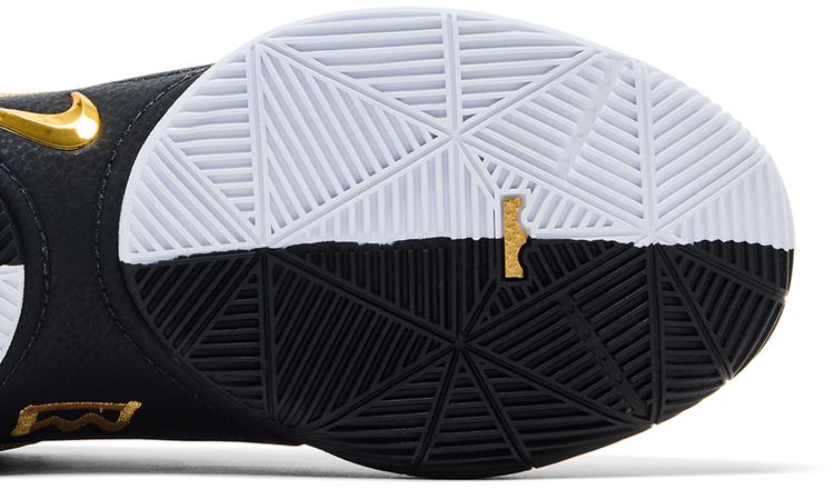 Nike LeBron 22 EP Mogul