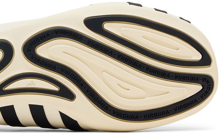 Pharrell x adidas Vario Flat Earther Core White