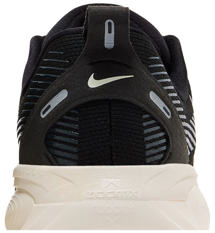 Nike Wmns Vomero 18 Black Coconut Milk