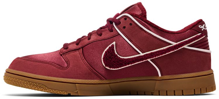 Kobe Bryant x Nike Dunk Low Protro Team Red