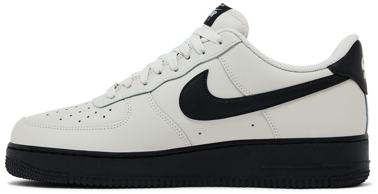Nike Air Force 1 07 Light Bone Black