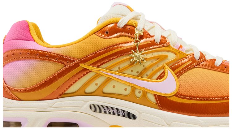 Nike Wmns Air Max Moto 2K Orange Horizon