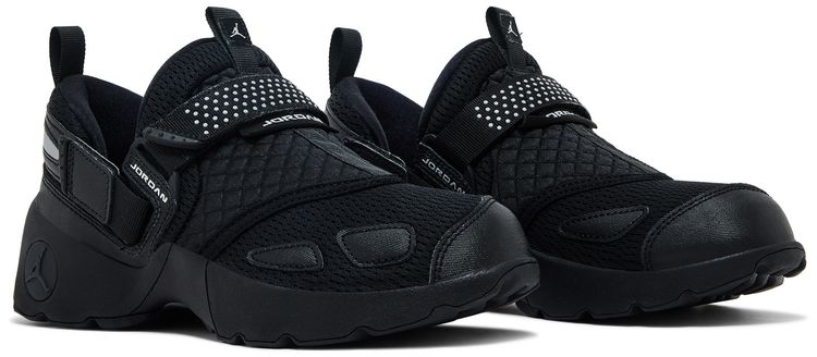 Air Jordan Wmns Jordan Trunner LX Triple Black