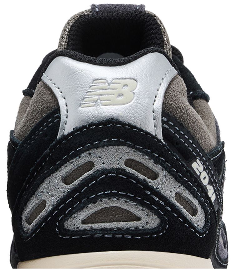 New Balance 204L Black Magnet