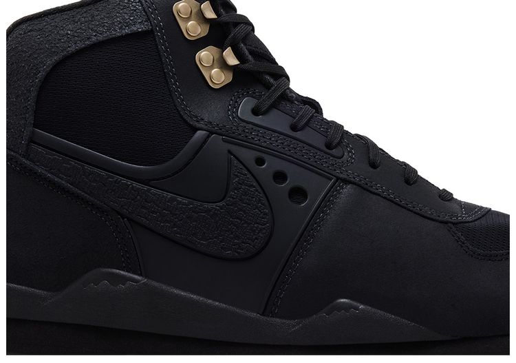 Nike Baltoro Black Metallic Gold
