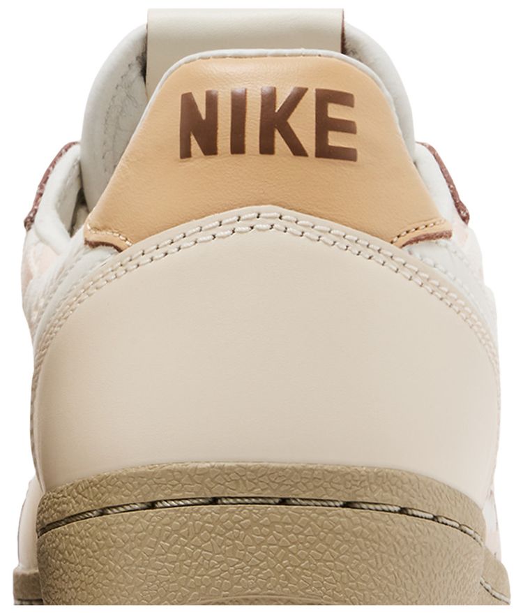 Nike Wmns Field General 82 Woven