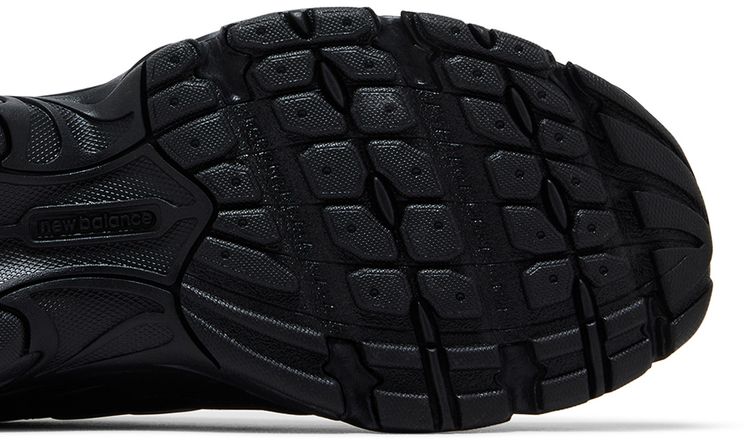 New Balance 740 Black