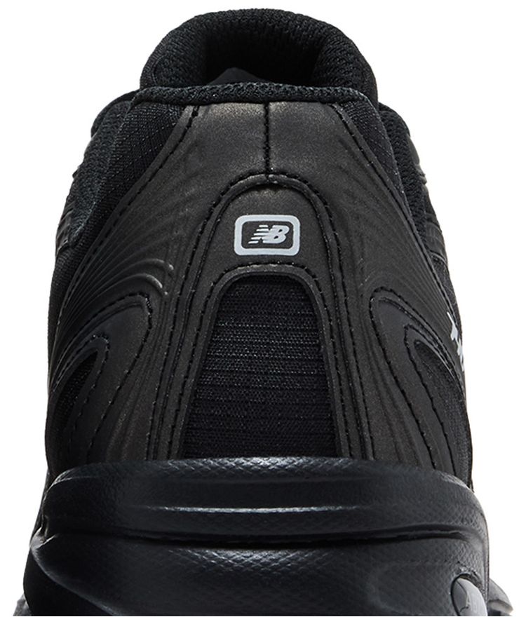 New Balance 740 Black