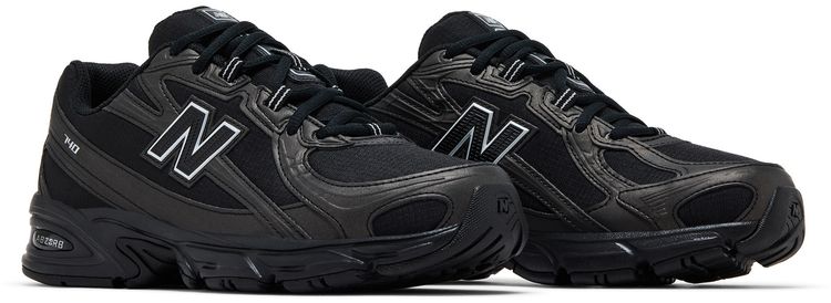 New Balance 740 Black