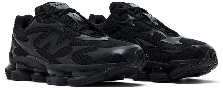 New Balance 2000 Black Metallic