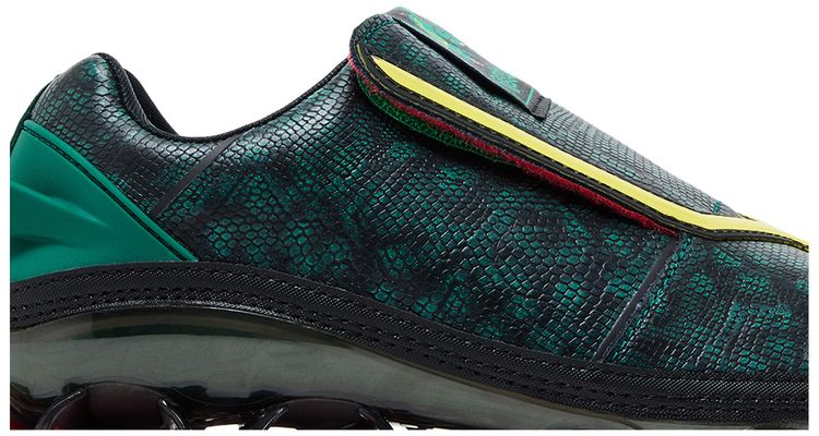 Pokemon x adidas Megaride Rayquaza